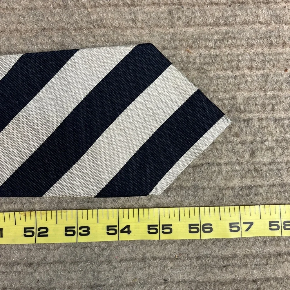 The Mans Shop Lord & Taylor Silk Tie Navy Blue Cream Striped Organzine Warp 56in